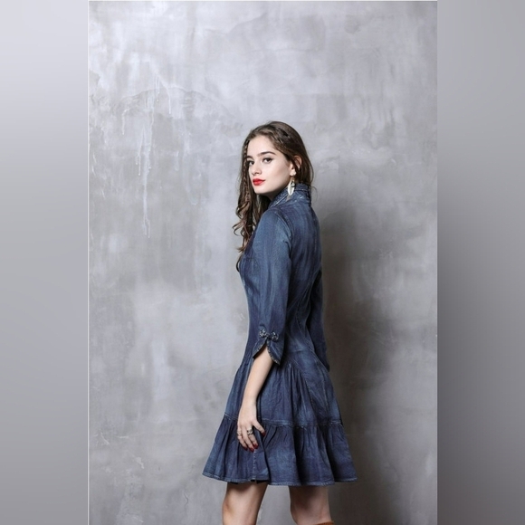 Elegant Blue Midi Dress - Picture 3 of 12